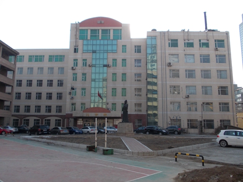 16吉林大學新民校區(qū)藥學院.jpg